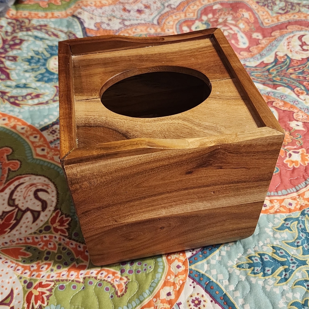 KASSATEX Bath Accessories, Acacia Tissue Holder | Wooden Tissue Box Holder - Picture 2 of 10